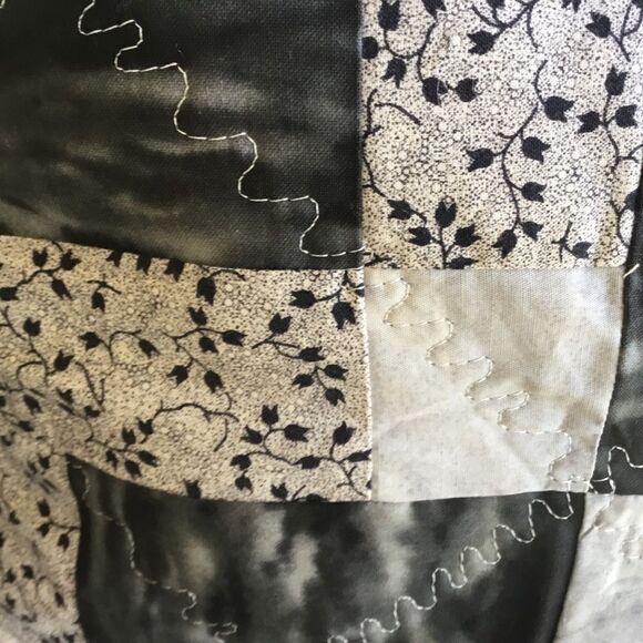 CLOSEOUT SALE $10 NWT Hand Crafted Quilted Accent Pillow - Picture 3 of 5